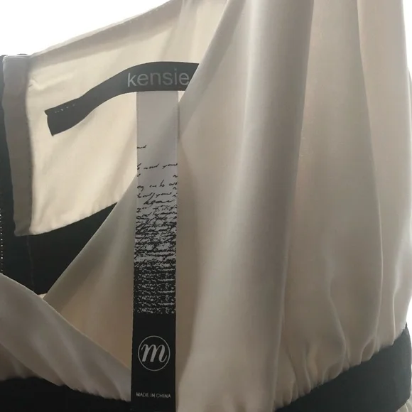 Fun summer dress! Only worn twice! - Picture 4 of 5